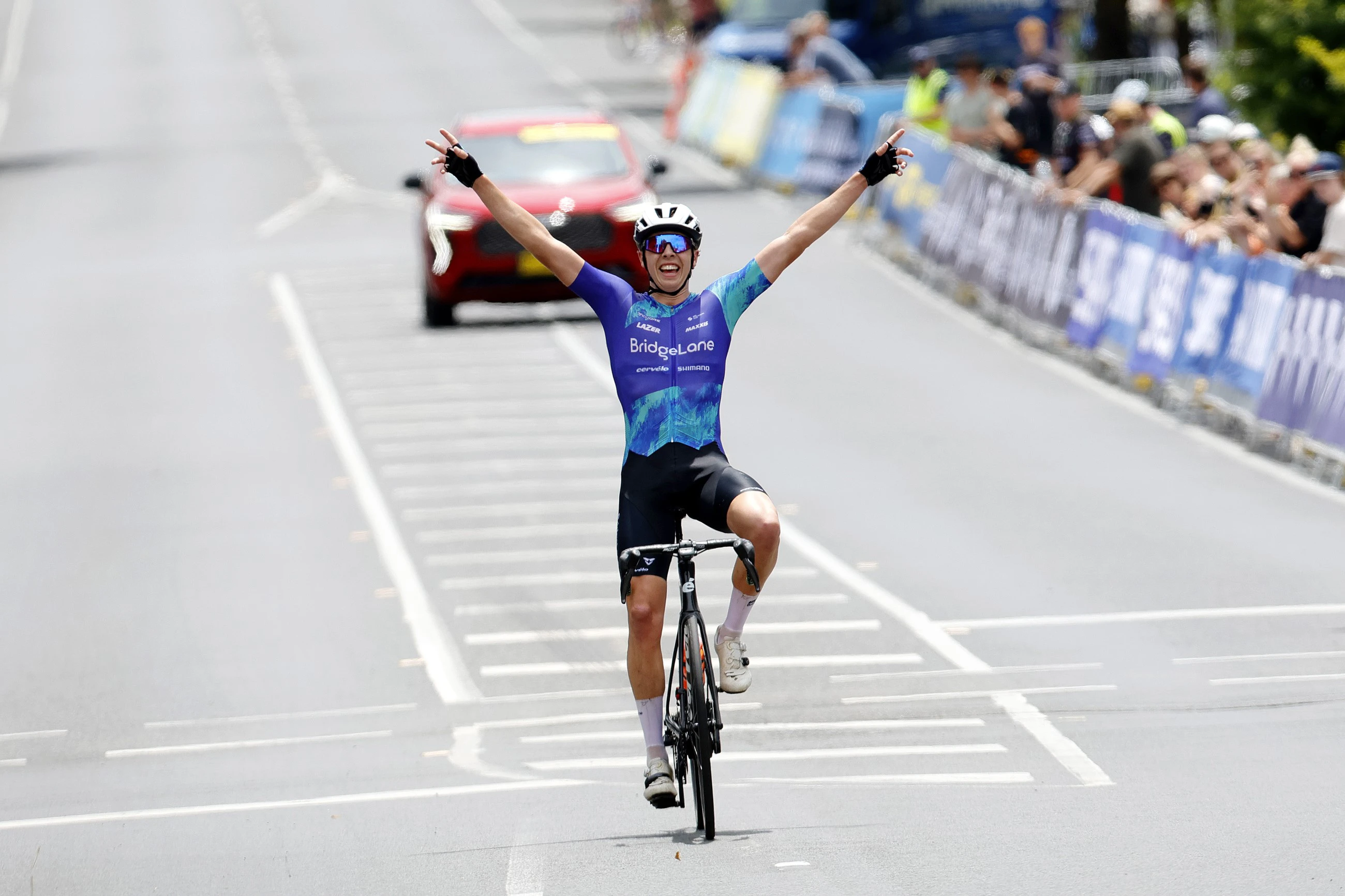 Toby Inglis wins the 2024 junior men road race national championship in Ballarat