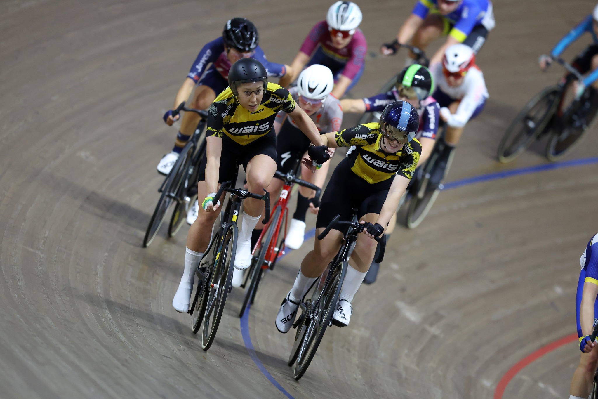 Maeve Plouffe and Isla Carr racing in the 2024 elite women's Madison National Championships. Picture: Con Chronis