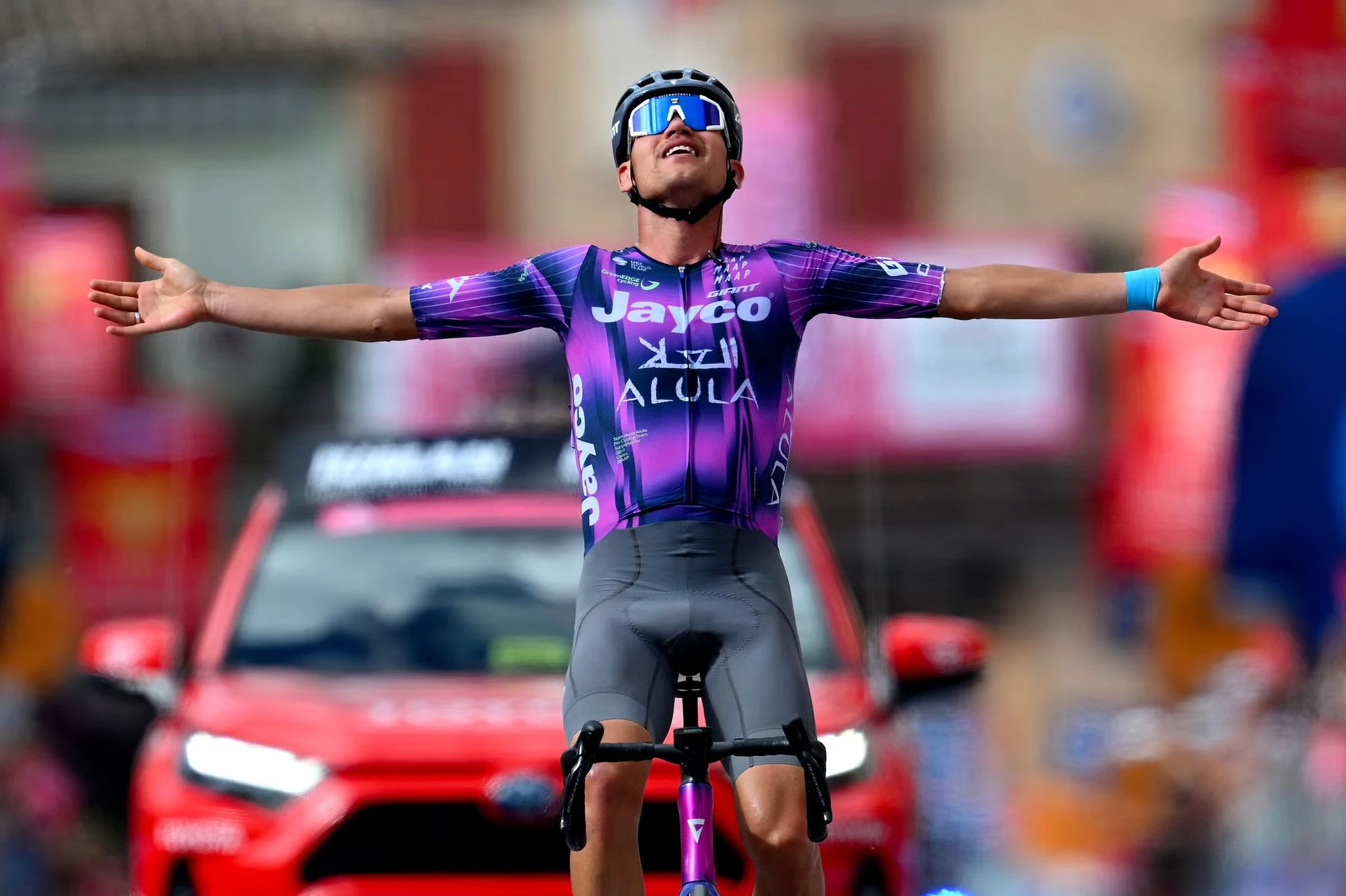 Luke Plapp celebrates winning Stage 8 of the 2025 Giro d'Italia. Picture: Getty/Tim de Waele