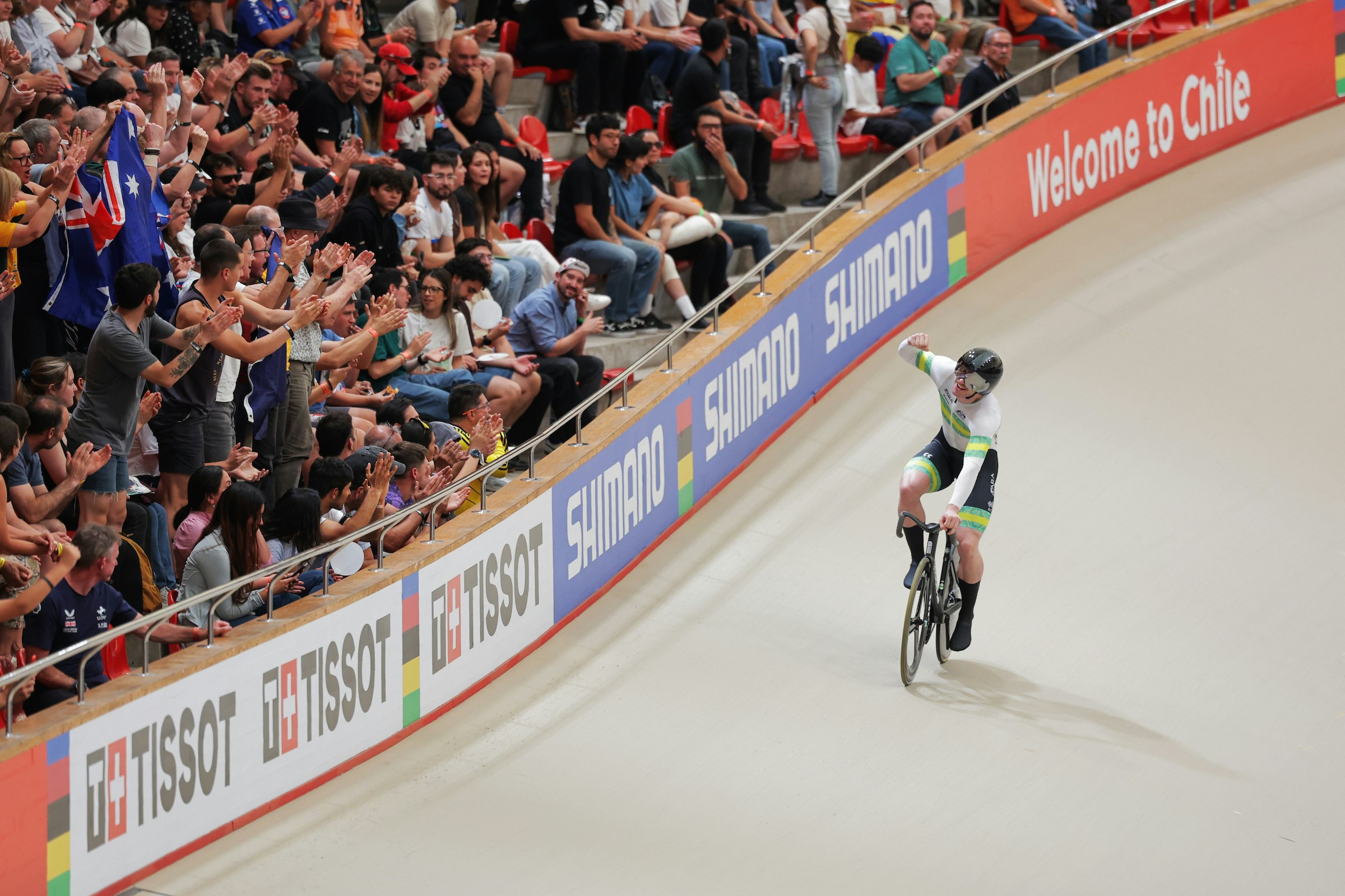 Picture by Alex Whitehead/SWpix.com - 26/10/2025 - Cycling - 2025 Tissot UCI Track World Championships - Velódromo Peñalolén, Santiago, Chile - Men's Sprint - Final for Bronze - Leigh Hoffman (Australia) wins the bronze medal