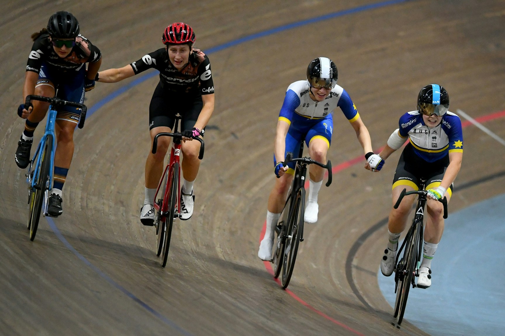 Sophie Edwards and Sally Carter racing in the 2023 AusCycling Madison National Championships at DISC Velodrome. Picture: Josh Chadwick