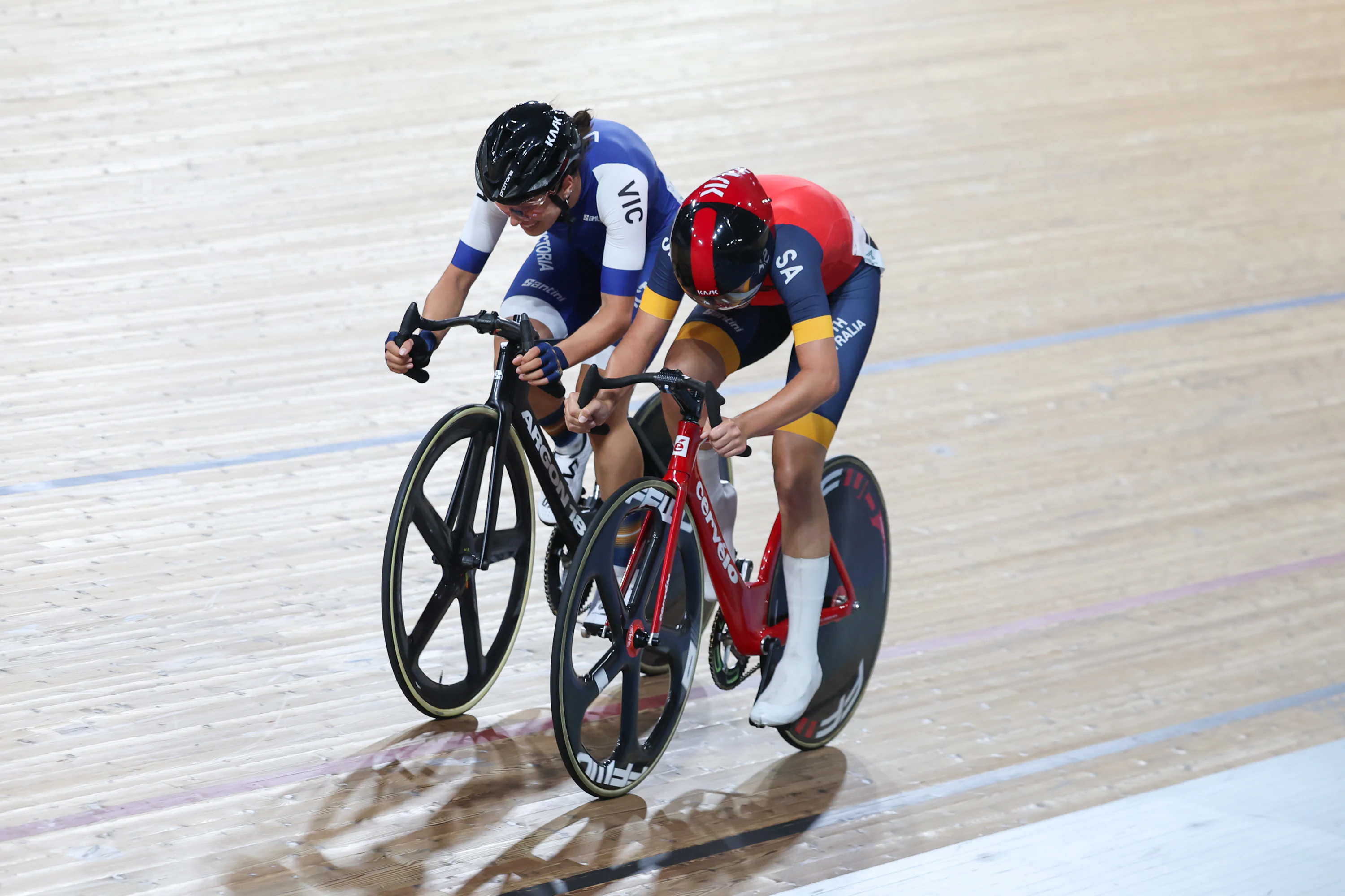 Alyssa Polites (winner) and Alli Anderson racing for the elite women's elimination race national title at the 2025 AusCycling Track National Championships. Picture: Mackenzie Sweetnam