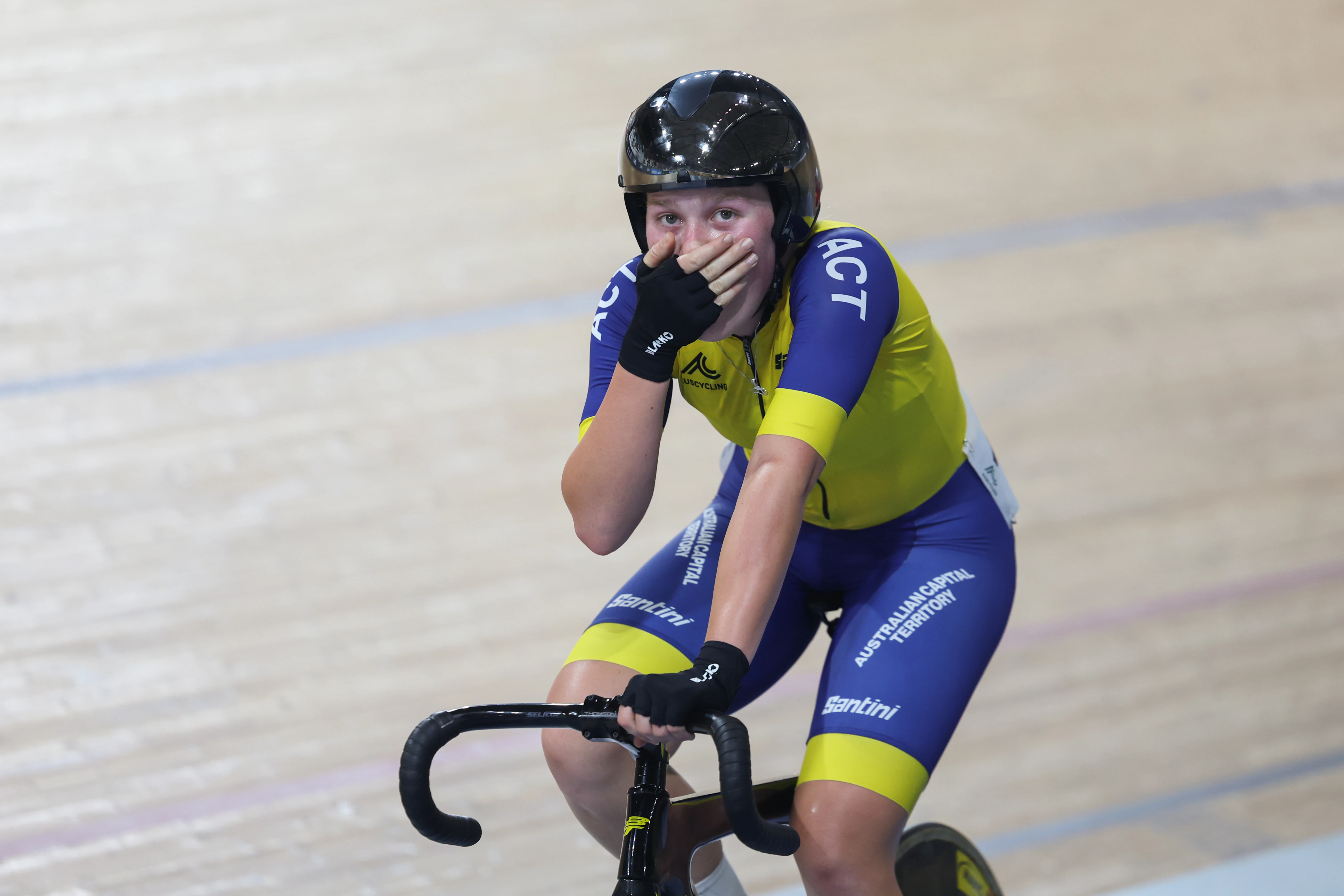 Lauren Bates reacts after winning the elite women's points race national title at the 2025 AusCycling Track National Championships in Brisbane. Picture: Mackenzie Sweetnam.