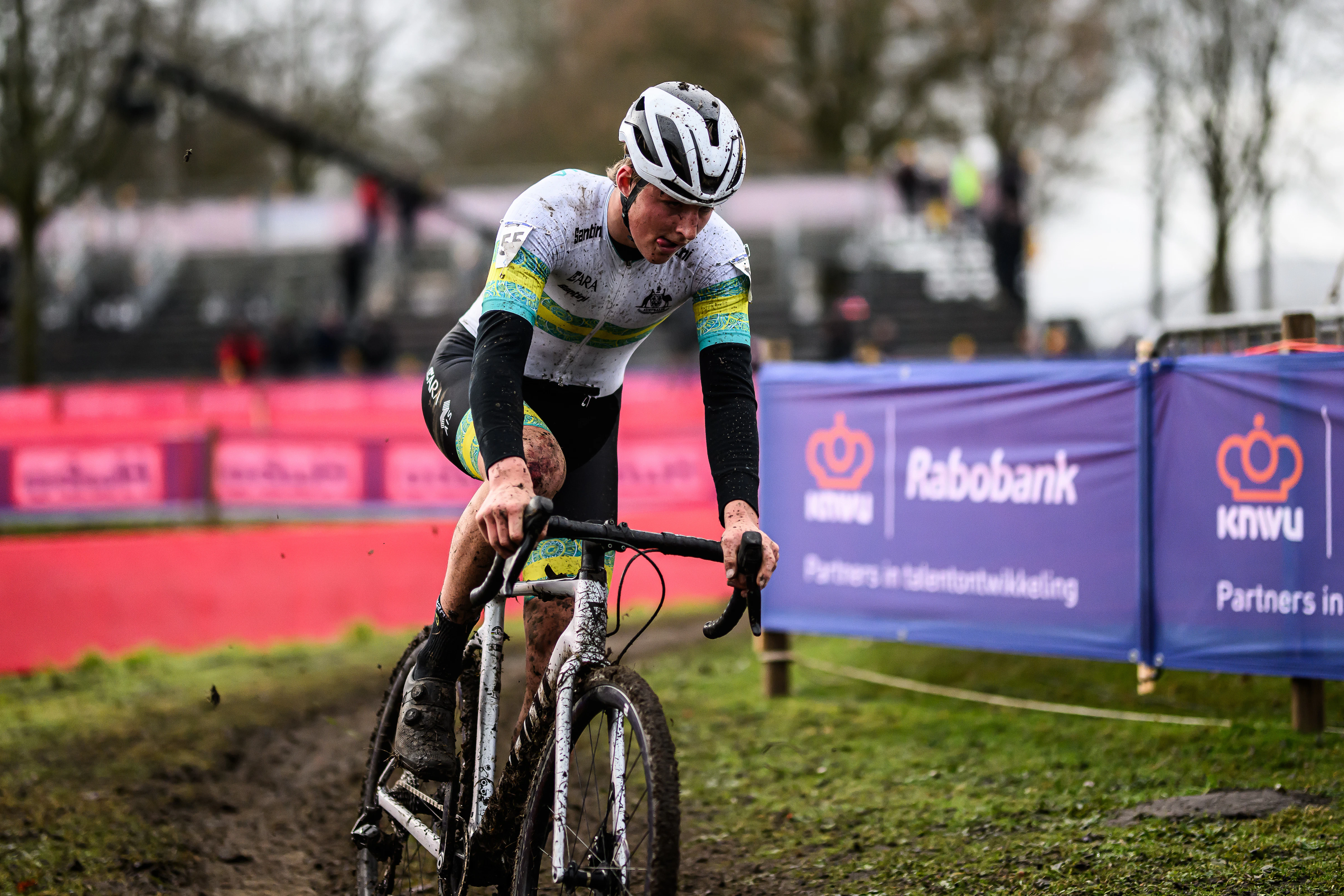 Hayden Vimpani racing at the 2026 UCI Cyclo-cross World Championships in Hulst. Picture: Mathew Wells/SWpix.com