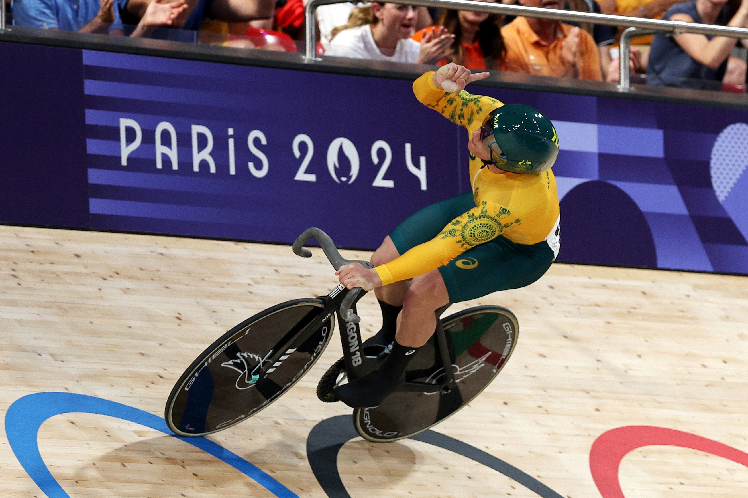 Matthew Richardson of Australia celebrates after break a new world record during the Men's Sprint Qualifying on day twelve of the Olympic Games Paris 2024 at Saint-Quentin-en-Yvelines Velodrome on August 07, 2024 in Paris, France. (Getty Images / Jared C. Tilton)