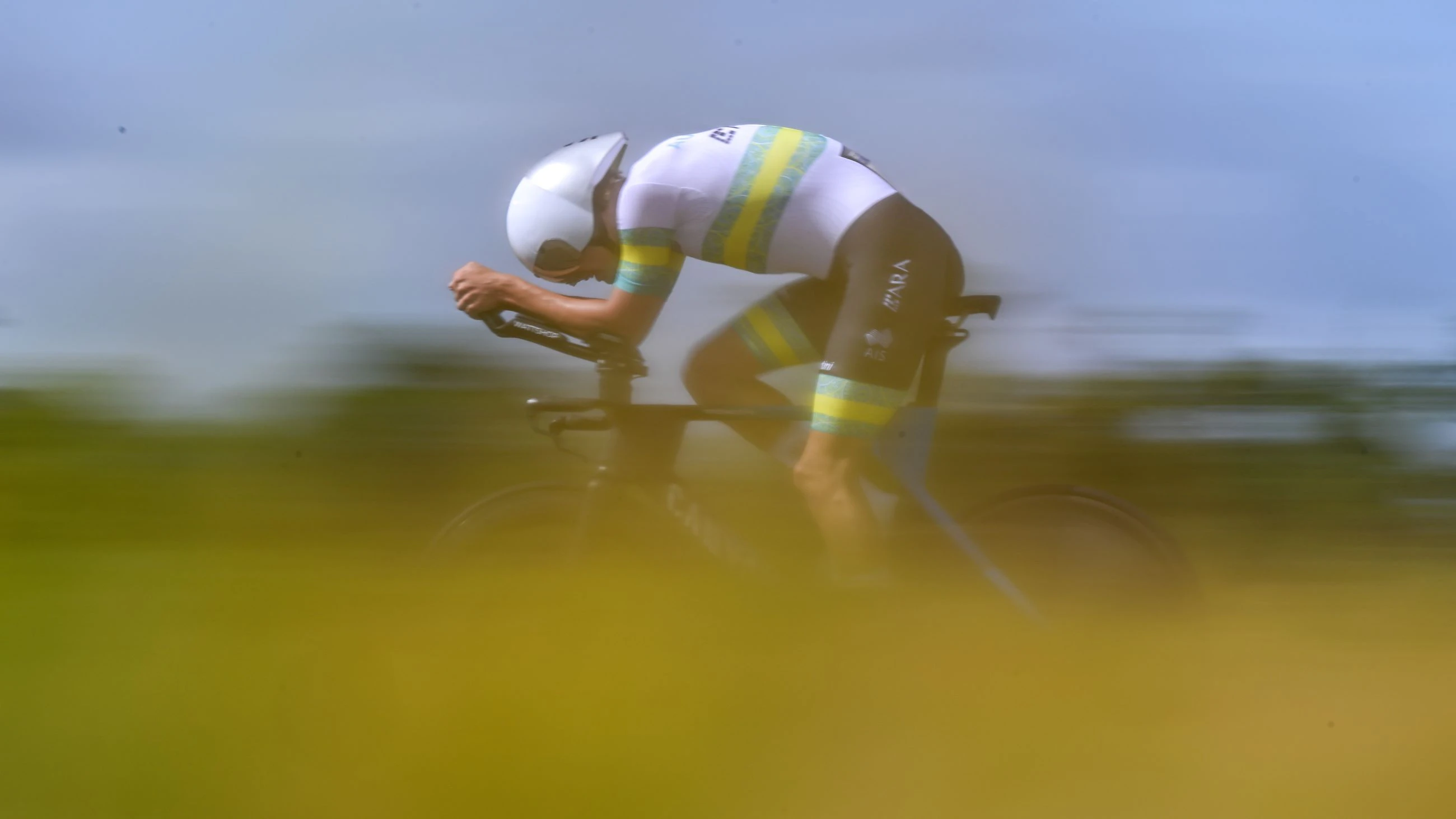 Oscar Chamberlain, junior men cyclist for the ARA Australian Cycling Team, competes in the individual time trial at the UCI World Championships in Scotland, 2023