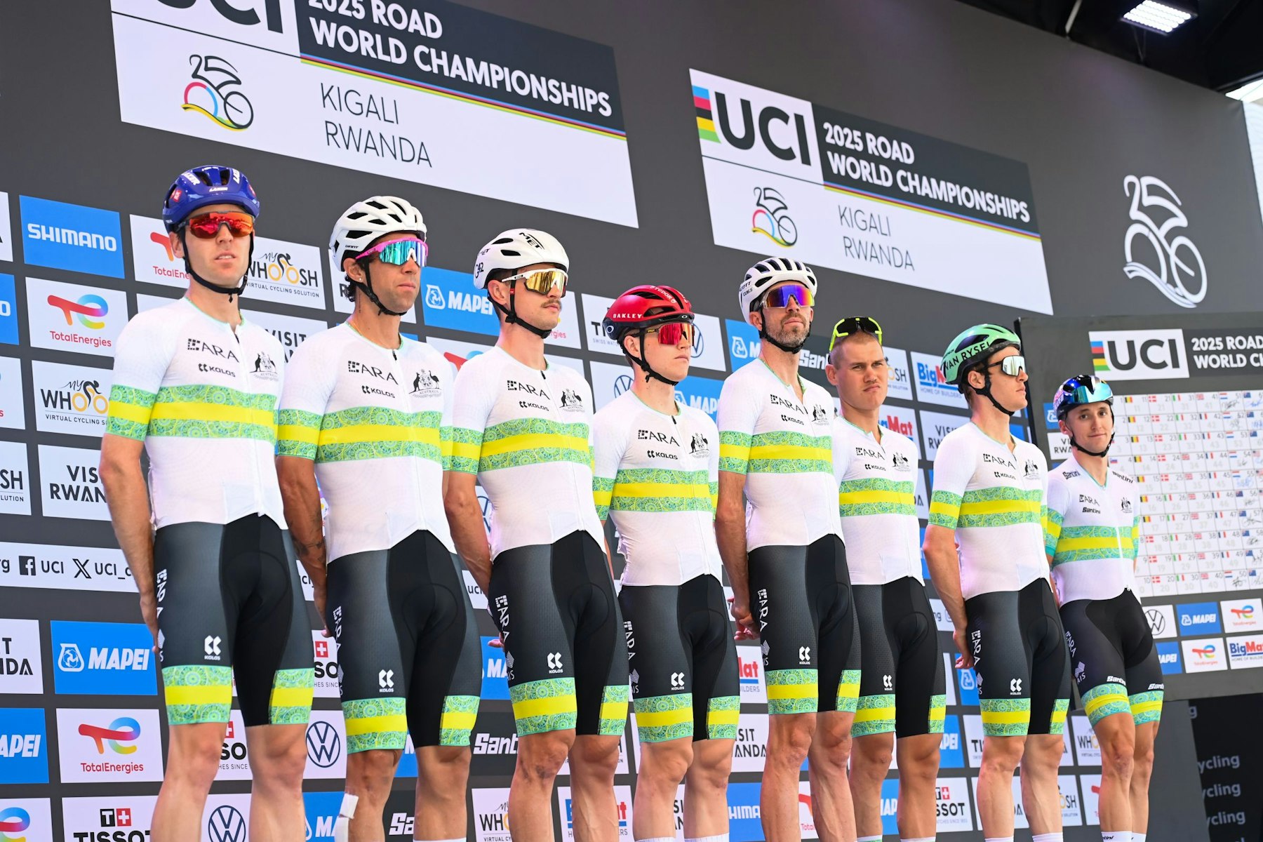 2025 UCI Road World Championships - Kigali Convention Centre, Kigali, Rwanda - Men Elite Road Race - Chris Hamilton (Australia), Jai Hindley (Australia), Damien Howson (Australia), Michael Matthews (Australia), Luke Plapp (Australia), Callum Scotson (Australia), Michael Storer (Australia), Jay Vine (Australia)