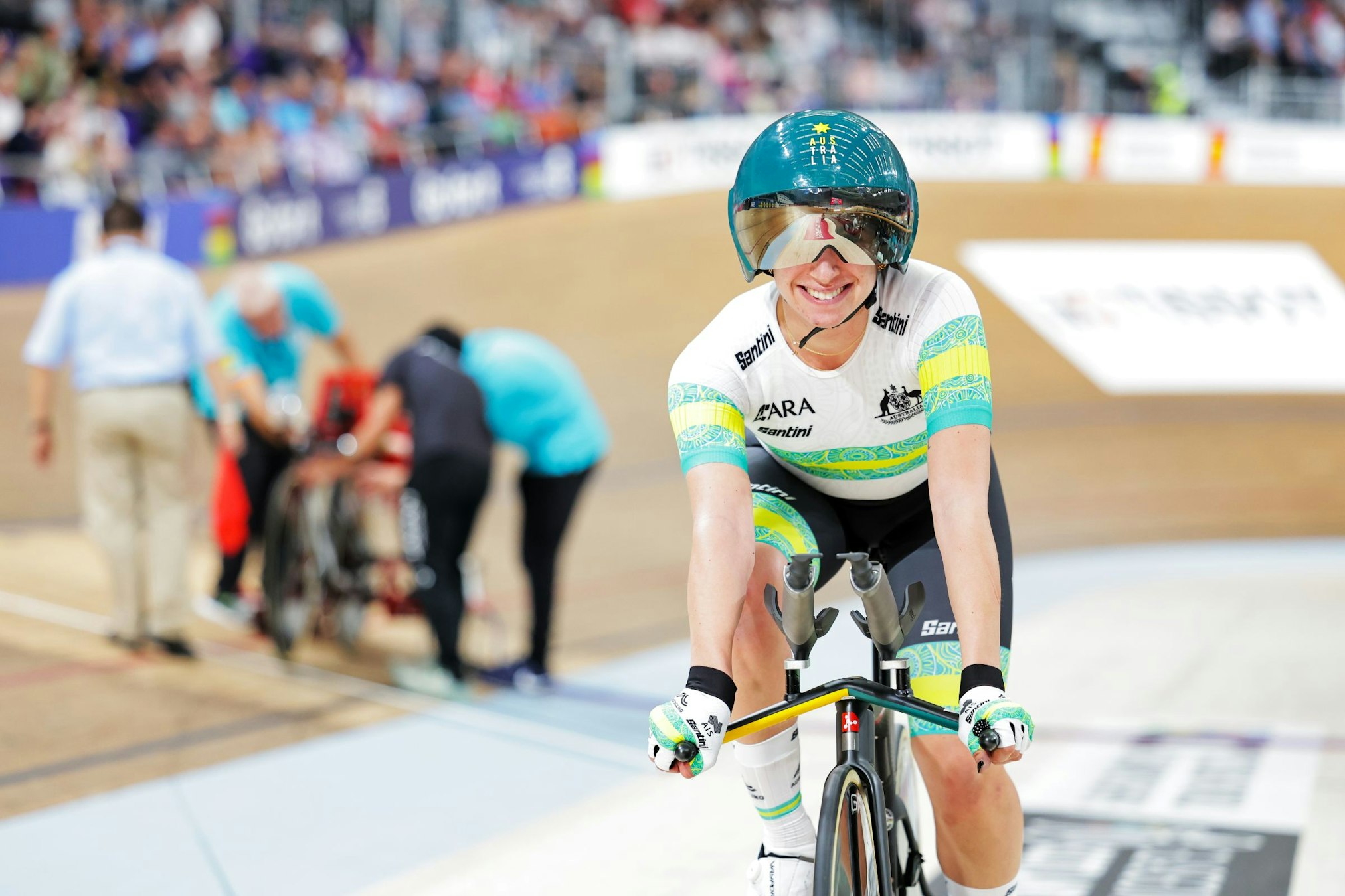 Paige Greco Australian para-cyclist on the track for Glasgow 2023 World Championships