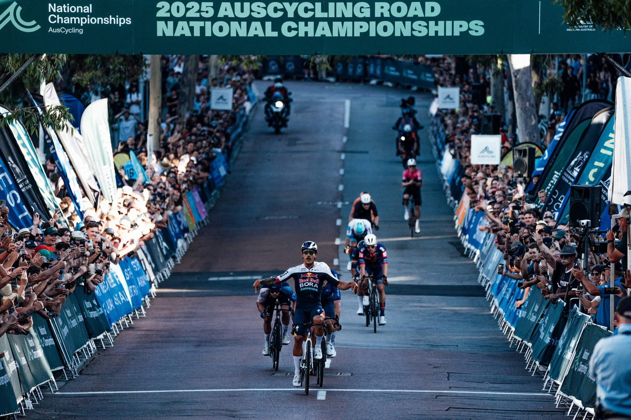 Sam Welsford winning the elite men's criterium at the 2025 AusCycling Road National Championships in Perth. Picture: ZW Photography