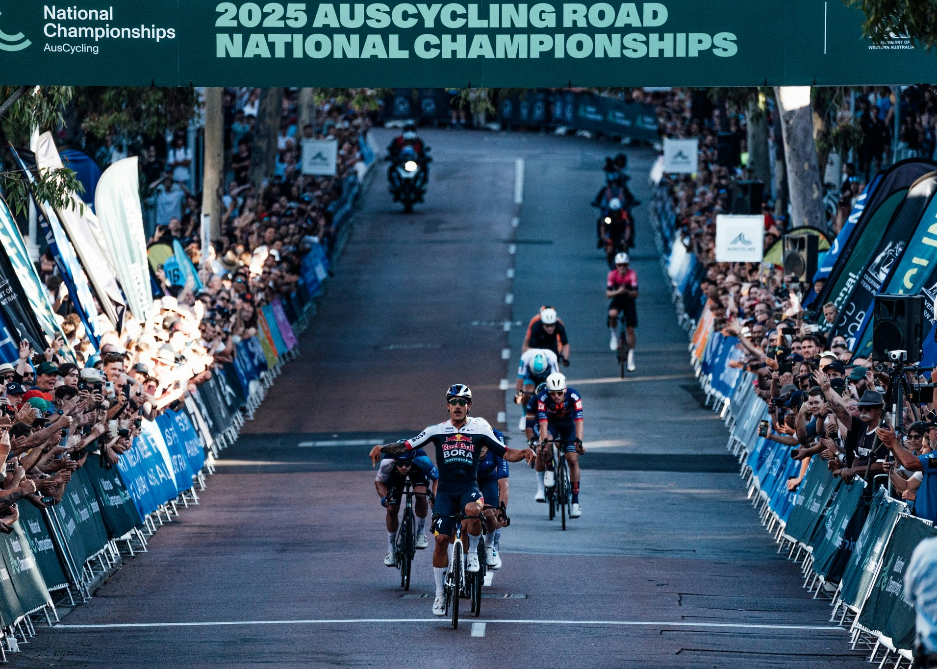 Sam Welsford winning the elite men's criterium at the 2025 AusCycling Road National Championships in Perth. Picture: ZW Photography