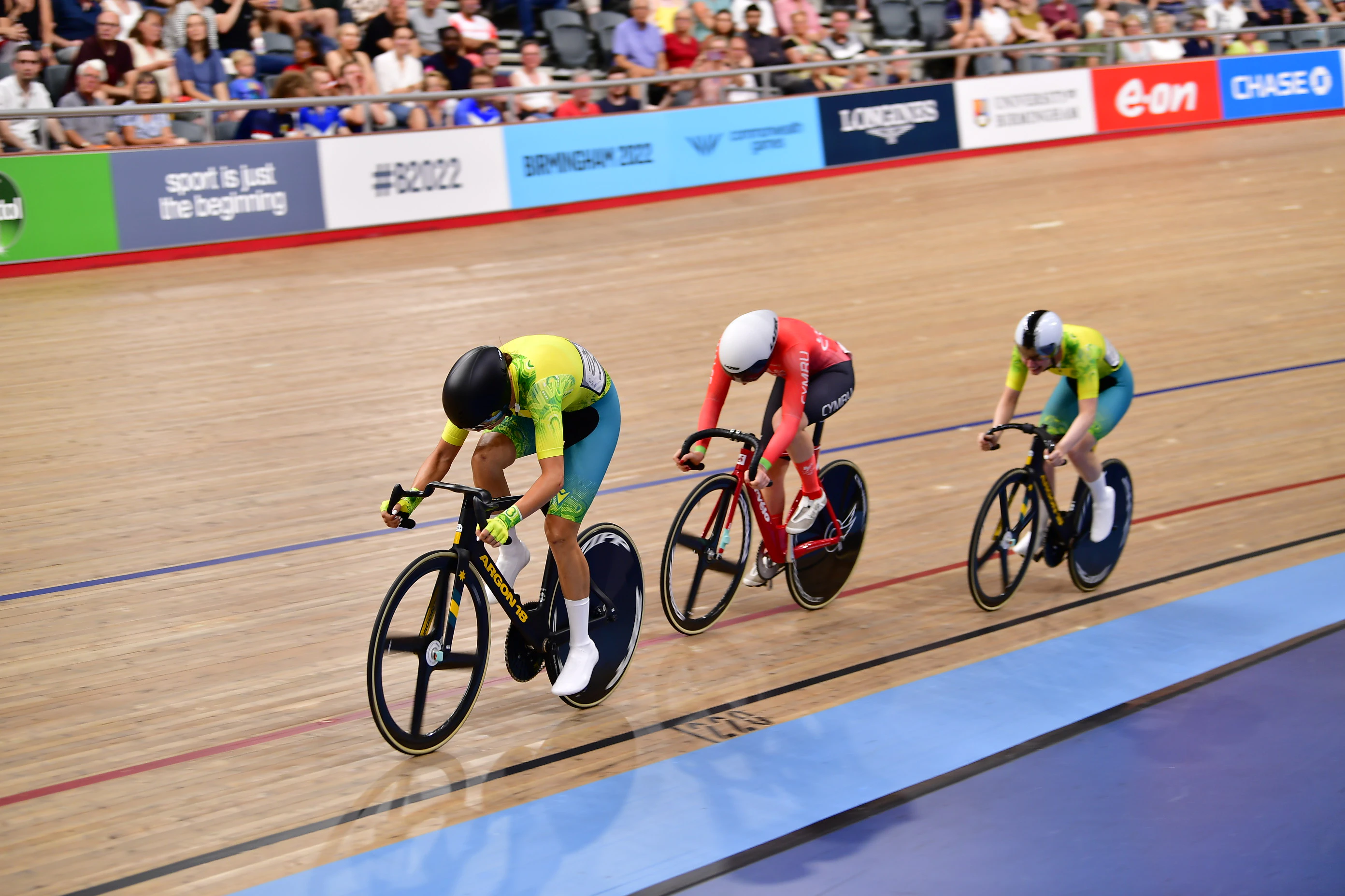 Georgia Baker racing in the points race at the Birmingham 2022 Commonwealth Games. Picture: Guy Swarbrick