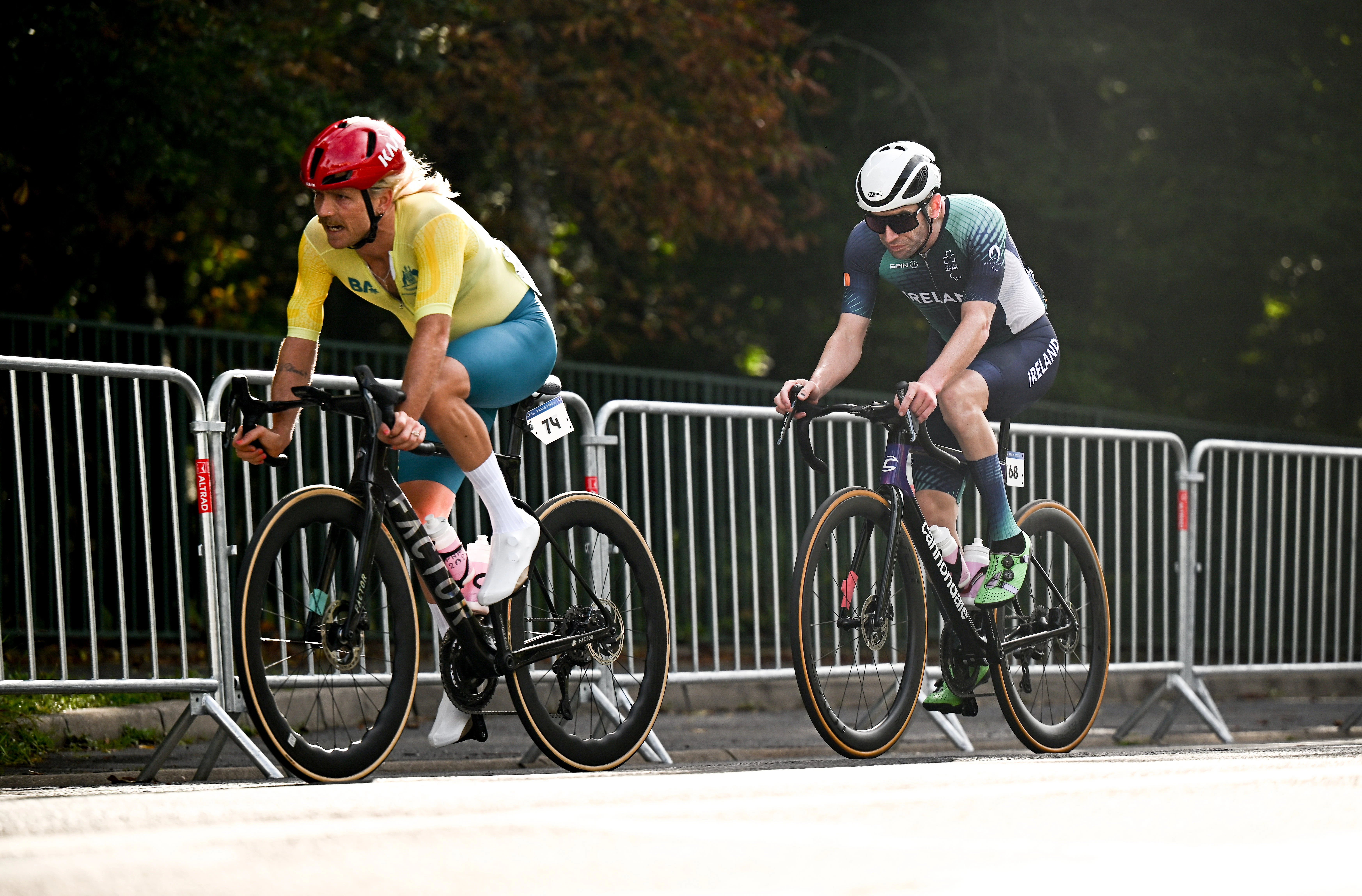 Alistair Donohoe racing in the men's C4-5 road race at the Paris 2024 Paralympics. Picture: Harry Murphy (Sportsfile) / Getty Images