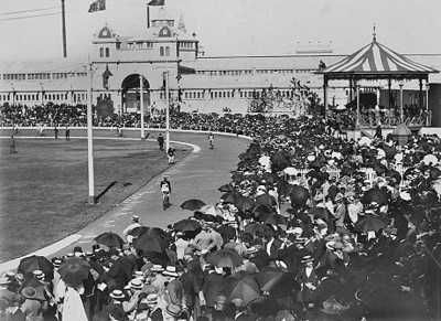 The Exhibition Oval was host to eleven Austral Wheelraces resuming there after the war and where Jack Fitzgerald won from scratch in 1922.