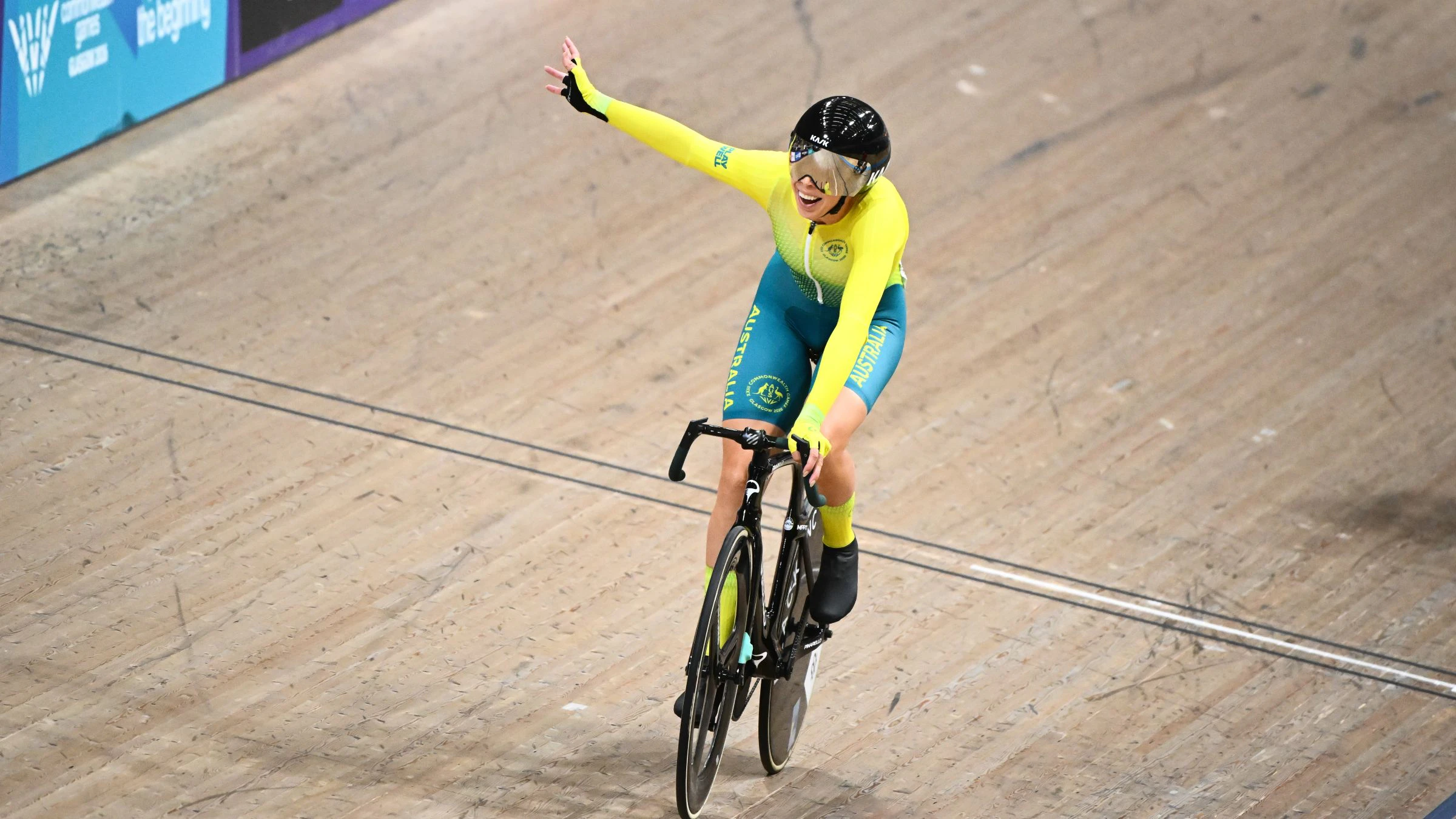 Georgia Baker of Australia celebrates winning the women's scratch race at the Glasgow 2026 Commonwealth Games