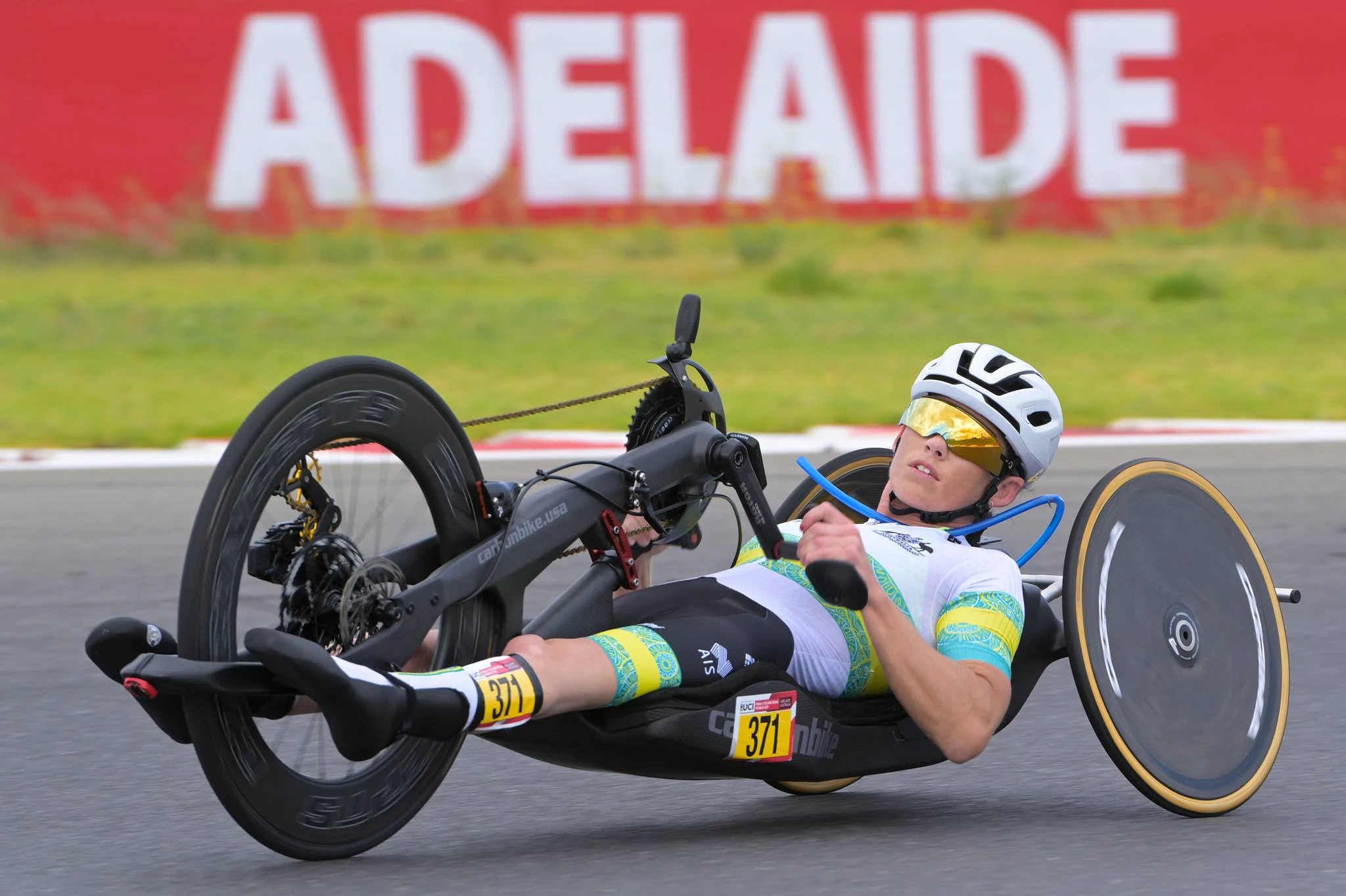 Lauren Parker racing the women's H3 road race at the 2024 UCI Para-cycling Road World Cup in Adelaide. Picture: Jean-Baptiste Benavent/UCI