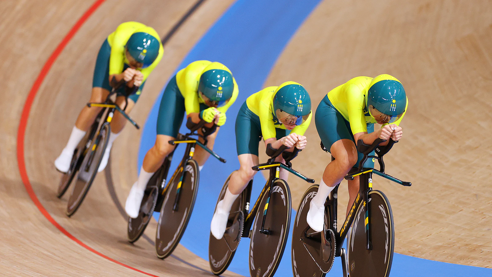 Australian womens track team racing at Tokyo Olympics
