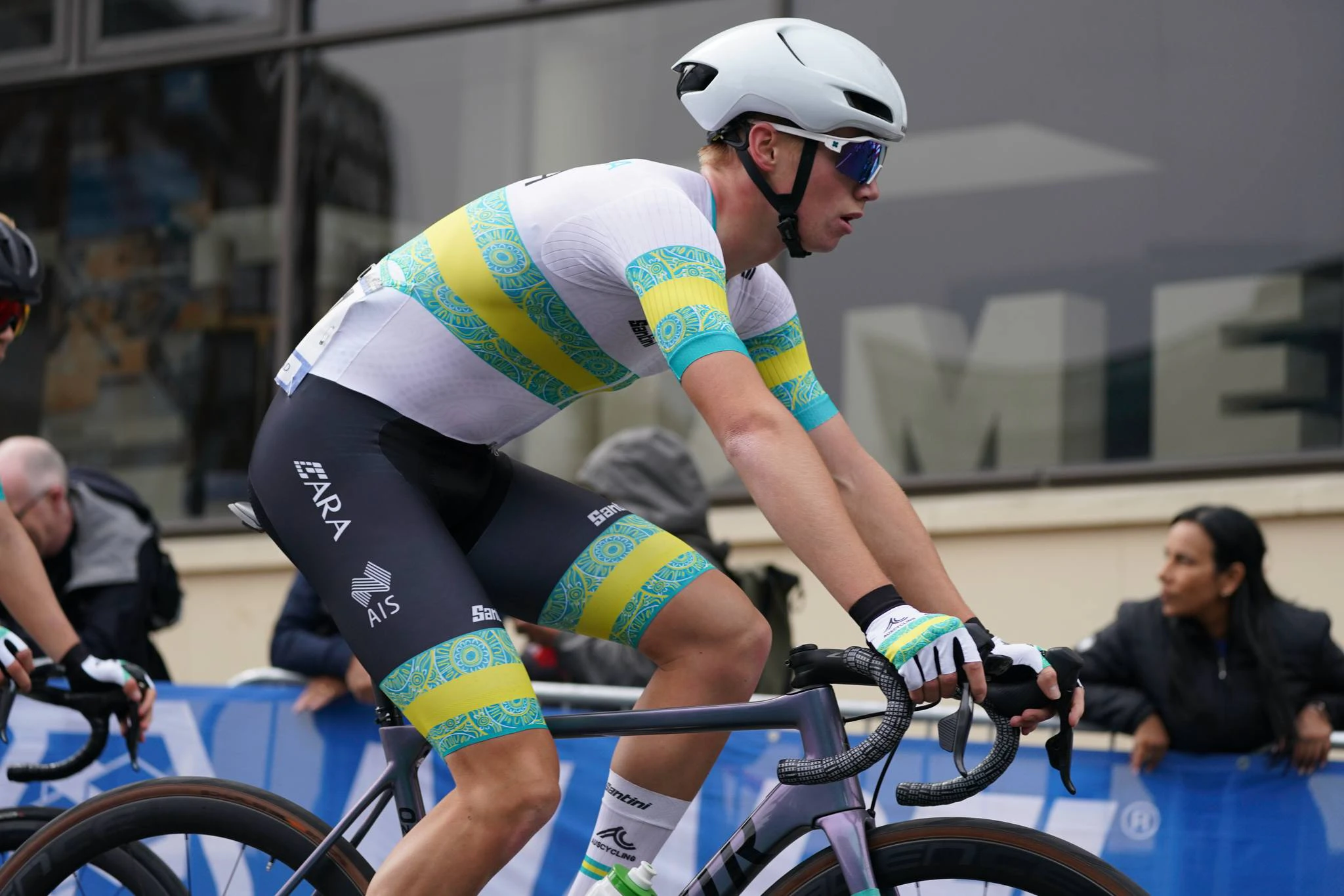 Wil Holmes racing in the junior men's road race at the 2023 UCI Cycling World Championships in Glasgow, Scotland. Picture: ZW Photography/SWpix.com